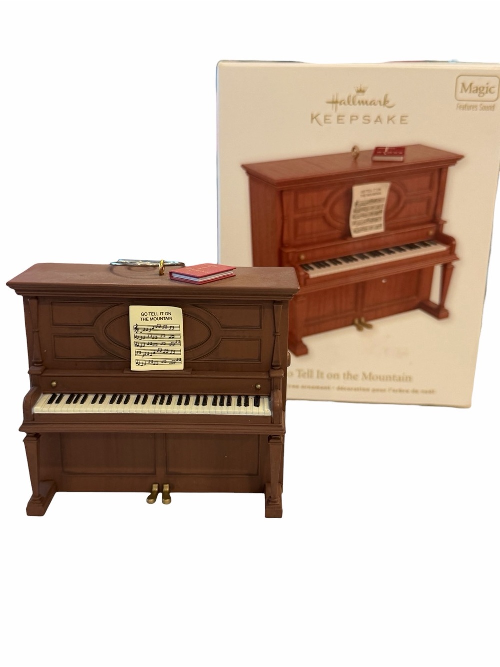 Hallmark 2012 Magic Piano Go Tell It On The Mountain Musical Ornament QSM7741